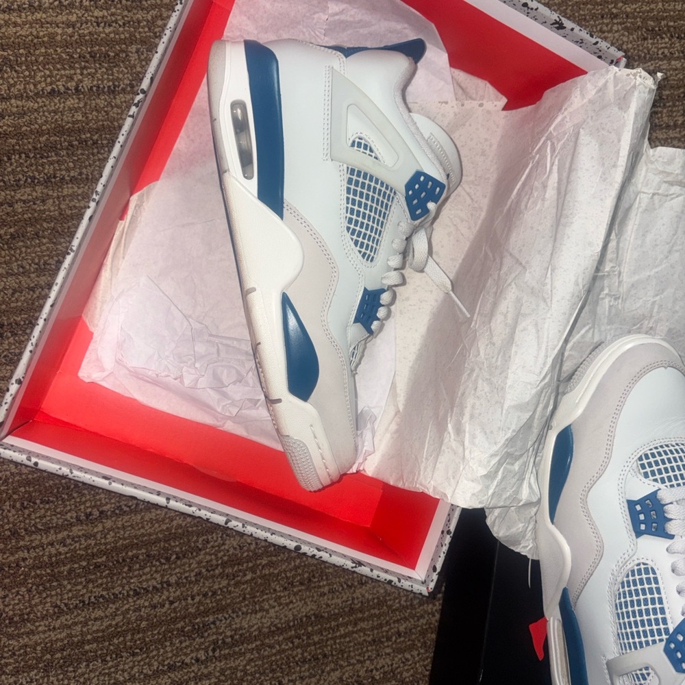 Nike White and Blue Jordan Retro 4 Military 2024 Men’s size 8 - Picture 13 of 13
